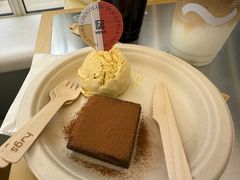-HUGS coffee(东区店)