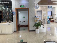 -茂菊口腔连锁(浦东南路店)