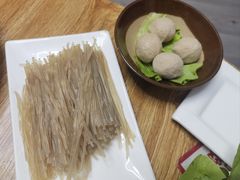 -茸梅路右拐龙虾-农家菜(松江店)