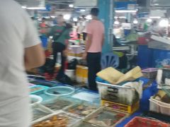 -霞涌市场海鲜摆卖区