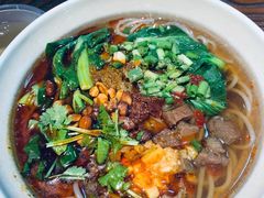 -爆炸头阿姨小四川正宗川味小吃(无任何分店)