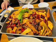 -俭寨大盘鸡·手抓肉·烧烤新疆菜(乌苏路店)