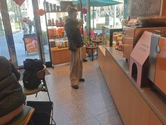 -星巴克(上海长宁来福士1F店)