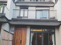 -田园东方蜜桃村的田野营地