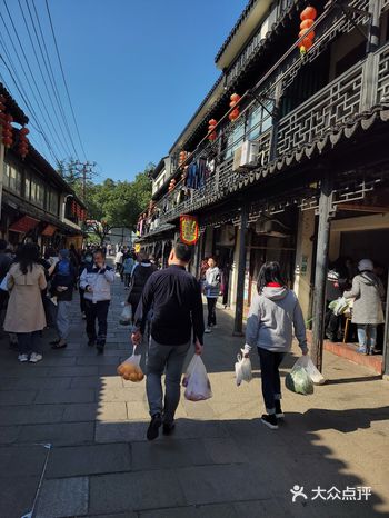 其实经常路过，没有认真走过，今天走走：葑门横街位于苏
