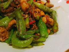 -胡桃里音乐餐厅(陶溪川店)(川湘赣菜·世界百大酒庄直供红酒·音乐表演)