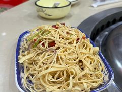 凉拌豆腐丝-崔记老东北传奇铁锅炖(横店总店)