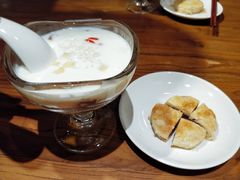 经典玫瑰鲜花饼-茶花妹子云南餐厅(传媒大学店)