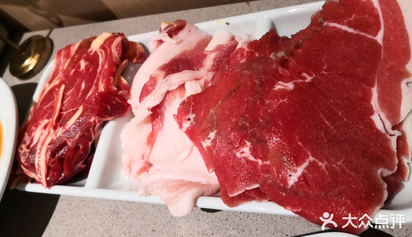 两小时内绝对让你吃饱喝好。服务员普遍以大妈为主