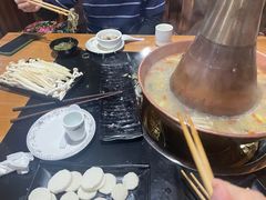 -果松木炭酸菜铜火锅·外婆参鸡汤