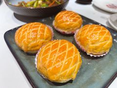 酥皮水牛奶菠萝包-陶陶居酒家(新天地店)