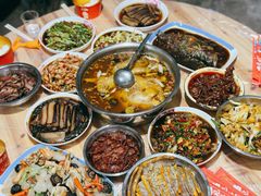 -鸿通城购物中心