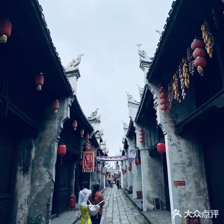 瞿家湾古镇：红色老区的古朴和浪漫