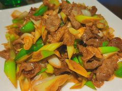 葱爆羊肉-蒙艾里民族传统菜蒙餐