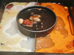 -老牌坊云南鱼豆花火锅(哈西万达店)