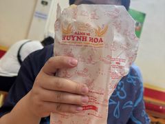 -Bánh Mì Huynh Hoa