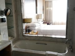 -上海漕河泾万丽酒店