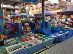 -霞涌市场海鲜摆卖区