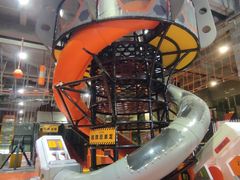 -嗨翻Hi-Fun竞技主题乐园·蹦床亲子生日轰趴(国光1937店)