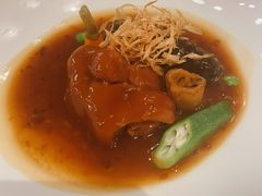 葱烧辽参伴乳香猪-伯衡55·吉品轩(乌鲁木齐南路店)