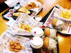 -The Habit Burger Grill 哈比特汉堡(复兴soho店)