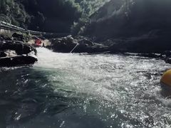 -安吉龙王山峡谷漂流