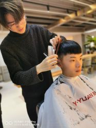 -苑苑发型设计