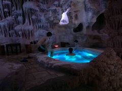 -泉城欧乐堡戏水湾艺术养生温泉