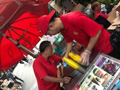 -詹爷爷乌节路街头冰淇淋