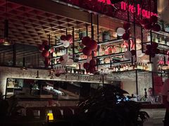 -FOUR PLAY BAR