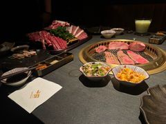 -铭牛烧肉·和牛海鲜自助(高新月牙湖店)