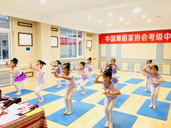 -艺彩童馨舞蹈培训学校(西湖道校区)