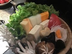 -湊湊火锅·茶憩(新中关购物中心店)