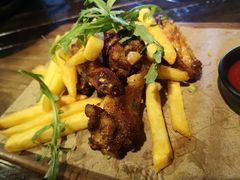 维也纳炸鸡翅配薯条-良木缘咖啡西餐(川大店)
