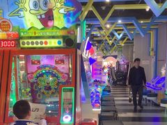 -反斗乐园π·电玩·高空拓展·蹦床(龙华天虹店)
