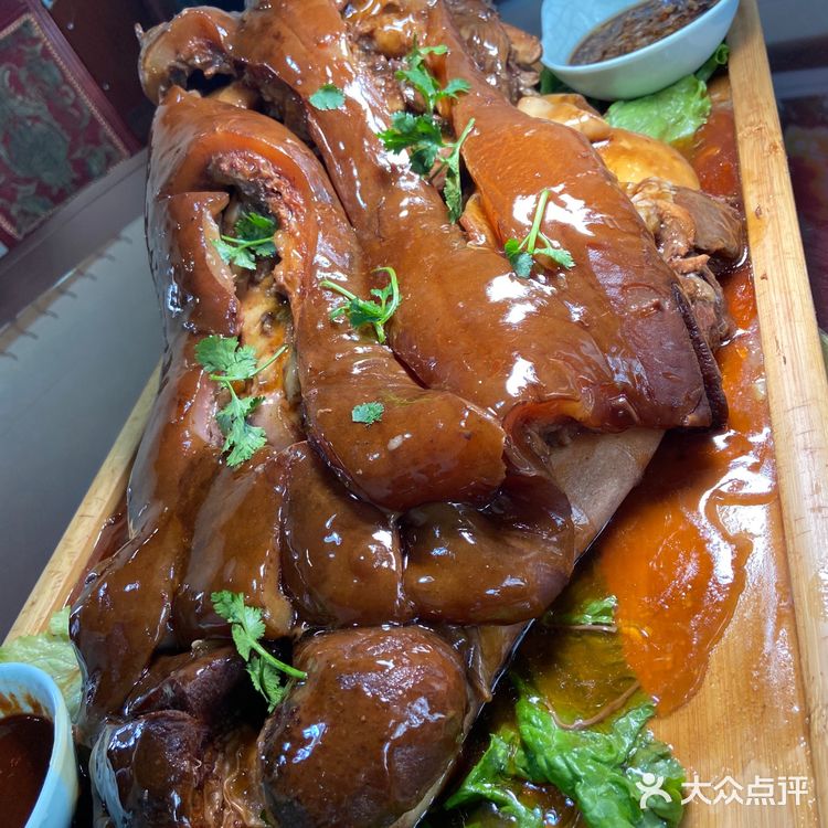 济南一家牛头宴,藏在村庄里!