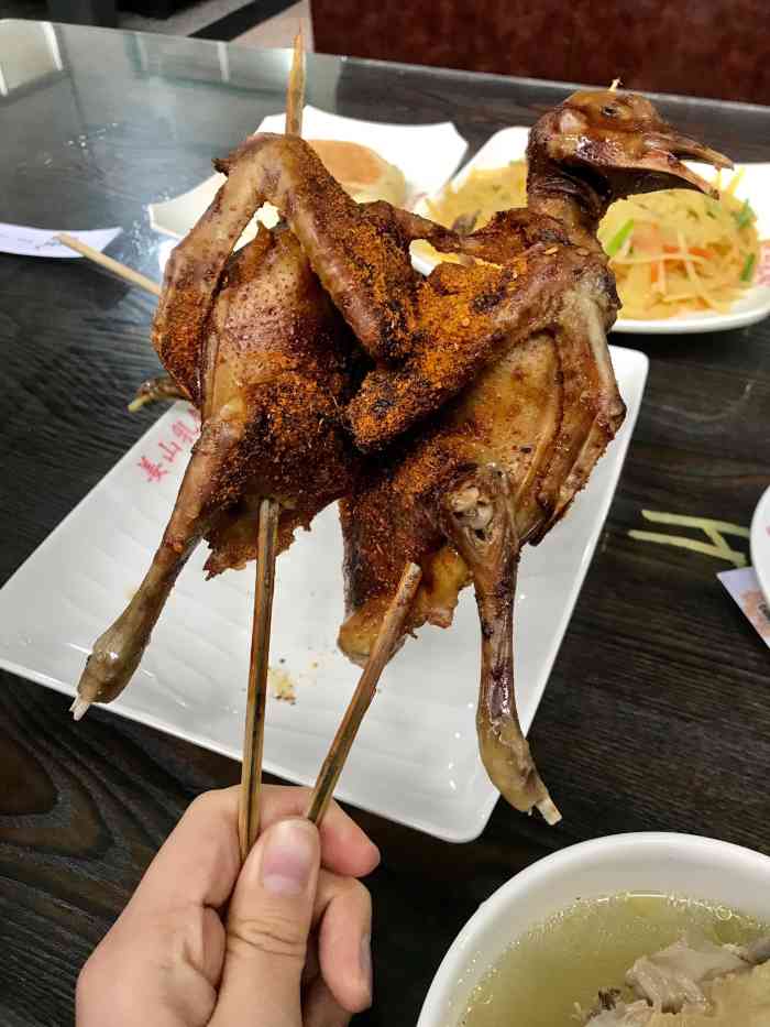姜山乳鸽(莱西店)-"虽然发着烧还是没耽误我的食欲.来莱阳怎么.