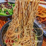 一到饭点就排长队，来武汉不吃这家烧烤等于白来！