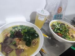 -文山荷鲜居(翠湖店)