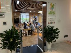 -漕河泾街道图书馆(漕河泾社区文化活动中心店)