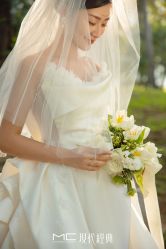 -现代经典婚纱摄影