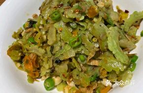 Sour Cabbage Stir-fried with Bitter Melon