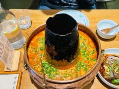 铜锅饵块油焖鸡-一坐一忘云南菜(嘉里中心店)