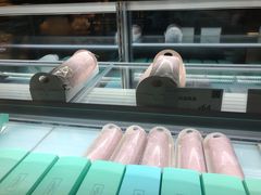 -顶东面包花园·生日蛋糕(世博店)