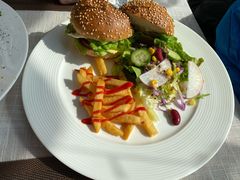 卢卡牛肉大汉堡-LUCCA卢卡西班牙海鲜饭(远洋广场店)