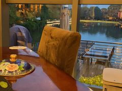 靠窗位-听松楼·花园酒店·自助餐厅(红梅公园店)