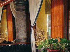 -八府香鸭·啫啫煲(华山路店)