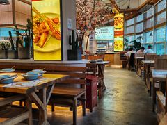 -蜜桃餐厅·伴山(湖滨商业街店)