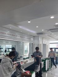 -镁连社·美联社