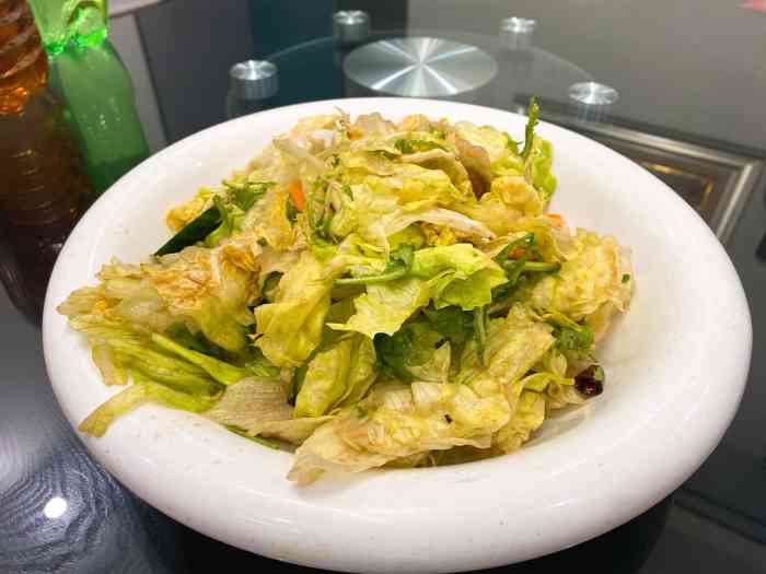 玲玲餐厅-"中午同事聚餐来的,菜量大而且环境也不错,.